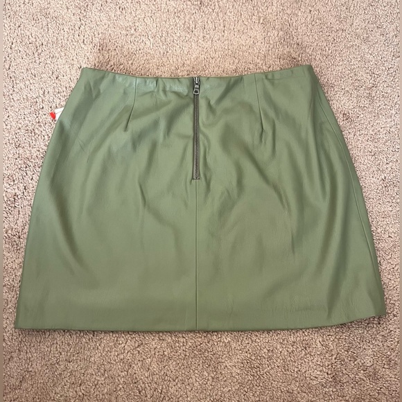 Alice + Olivia Sage Green Faux Leather Skirt OS NWT - Picture 2 of 3